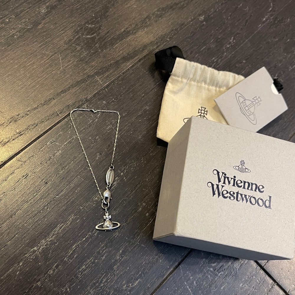 VIVIENNE WESTWOOD SILVER SUZIE Orb bracelet w/dust bag box full set
